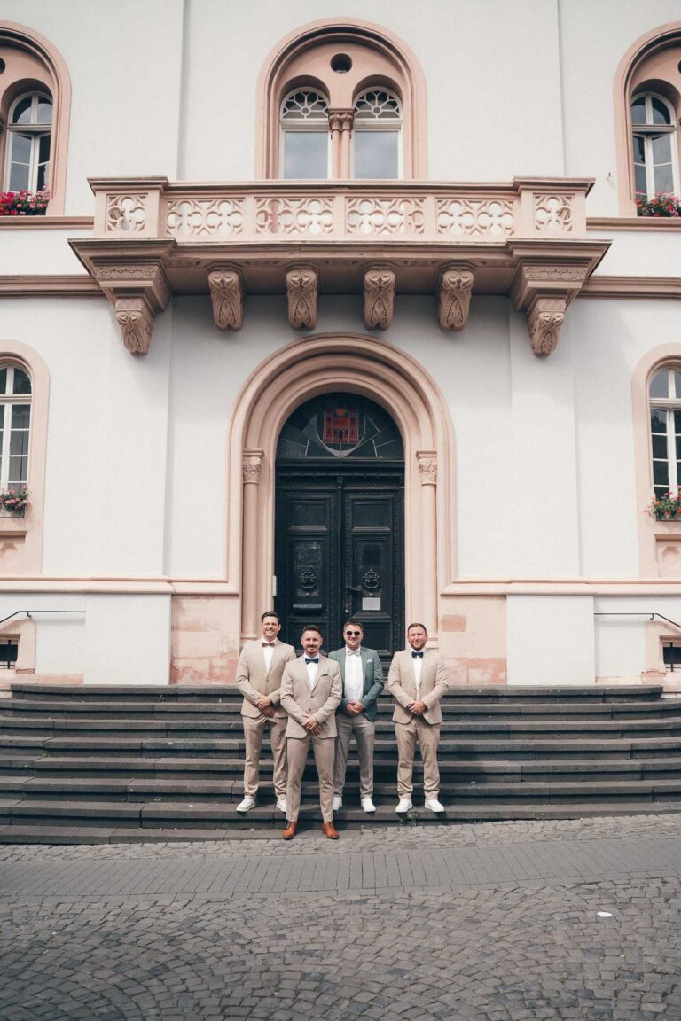 Gruppenfoto Jungs Treppe