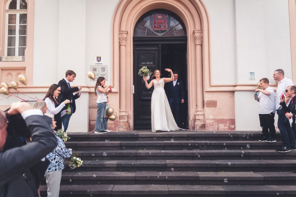 Rauskommen Standesamt Fotos