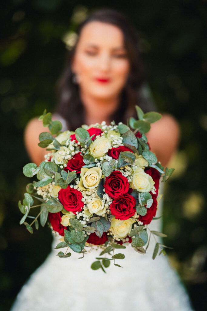 Strauss Hochzeit Rosen rot