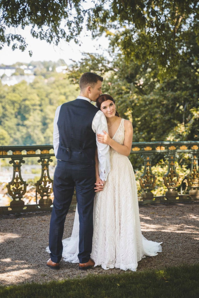 hochzeit schloss weilburg brautpaar schlosspark